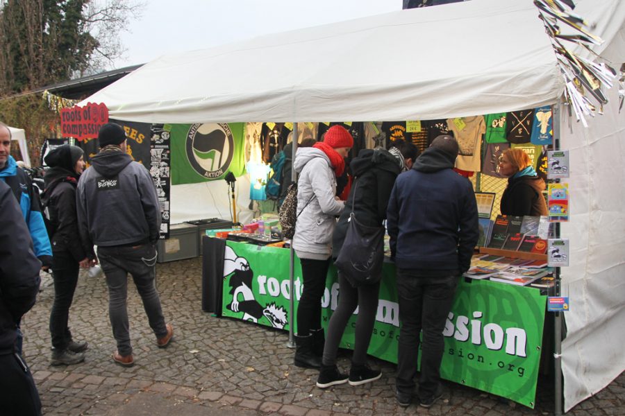 roots of compassion-Stand auf dem 2. veganen Wintermarkt Dresden
